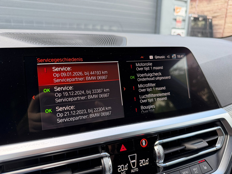 BMW 330 3-serie Touring 330i Business Edition Plus | Camer — photo 38