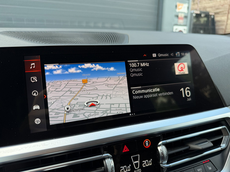 BMW 330 3-serie Touring 330i Business Edition Plus | Camer — photo 35
