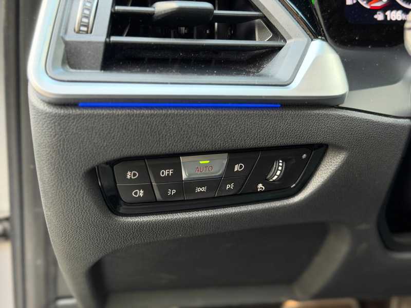 BMW 330 3-serie Touring 330i Business Edition Plus | Camer — photo 25