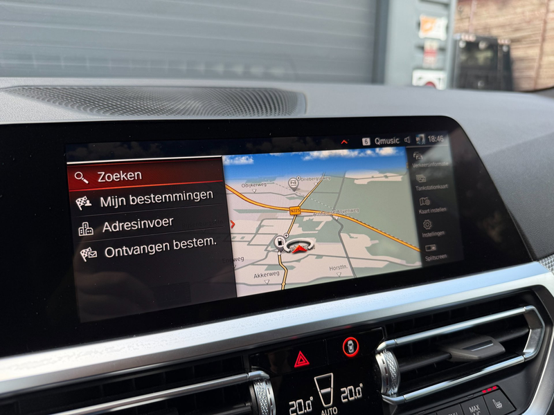 BMW 330 3-serie Touring 330i Business Edition Plus | Camer — photo 37