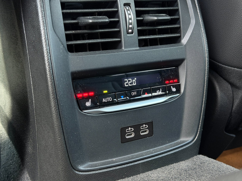 BMW 330 3-serie Touring 330i Business Edition Plus | Camer — photo 43