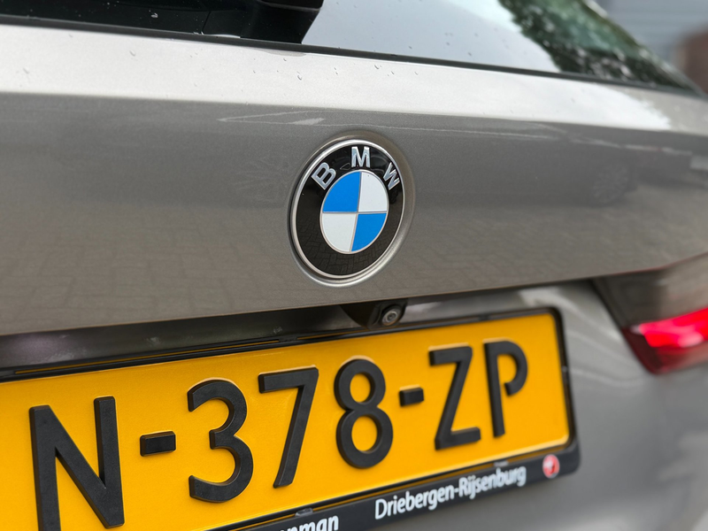 BMW 330 3-serie Touring 330i Business Edition Plus | Camer — photo 14