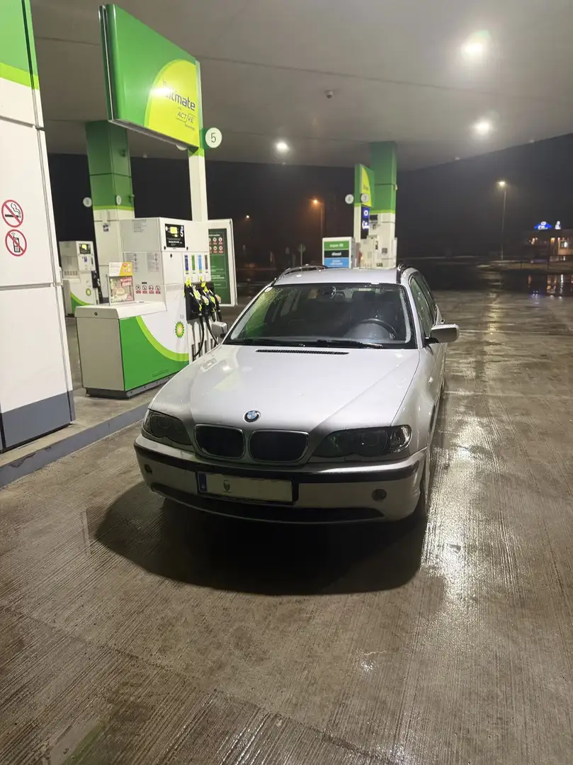 BMW 318 318d touring - 1