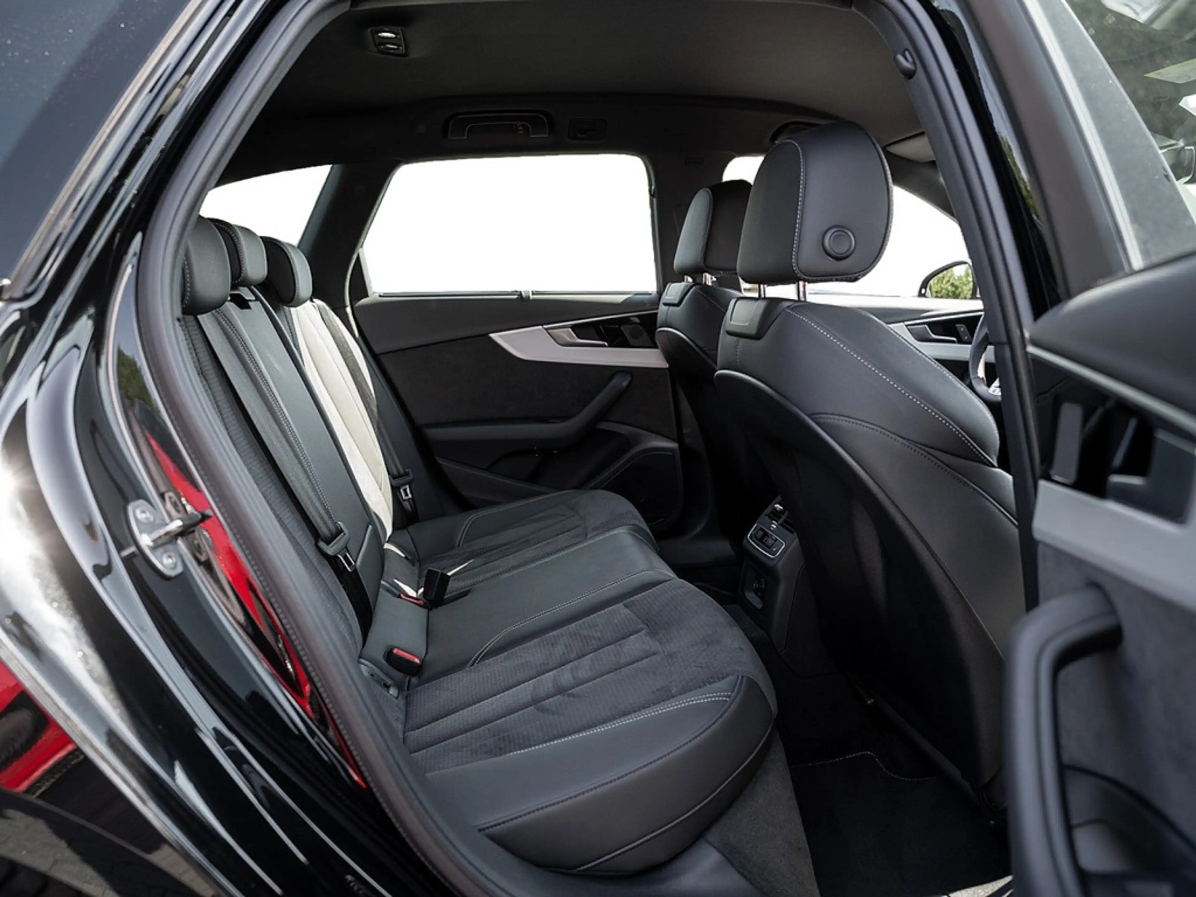 Audi S4 Avant TDI 3.0 quattro LED ACC NAVI PDC SHZ — photo 5