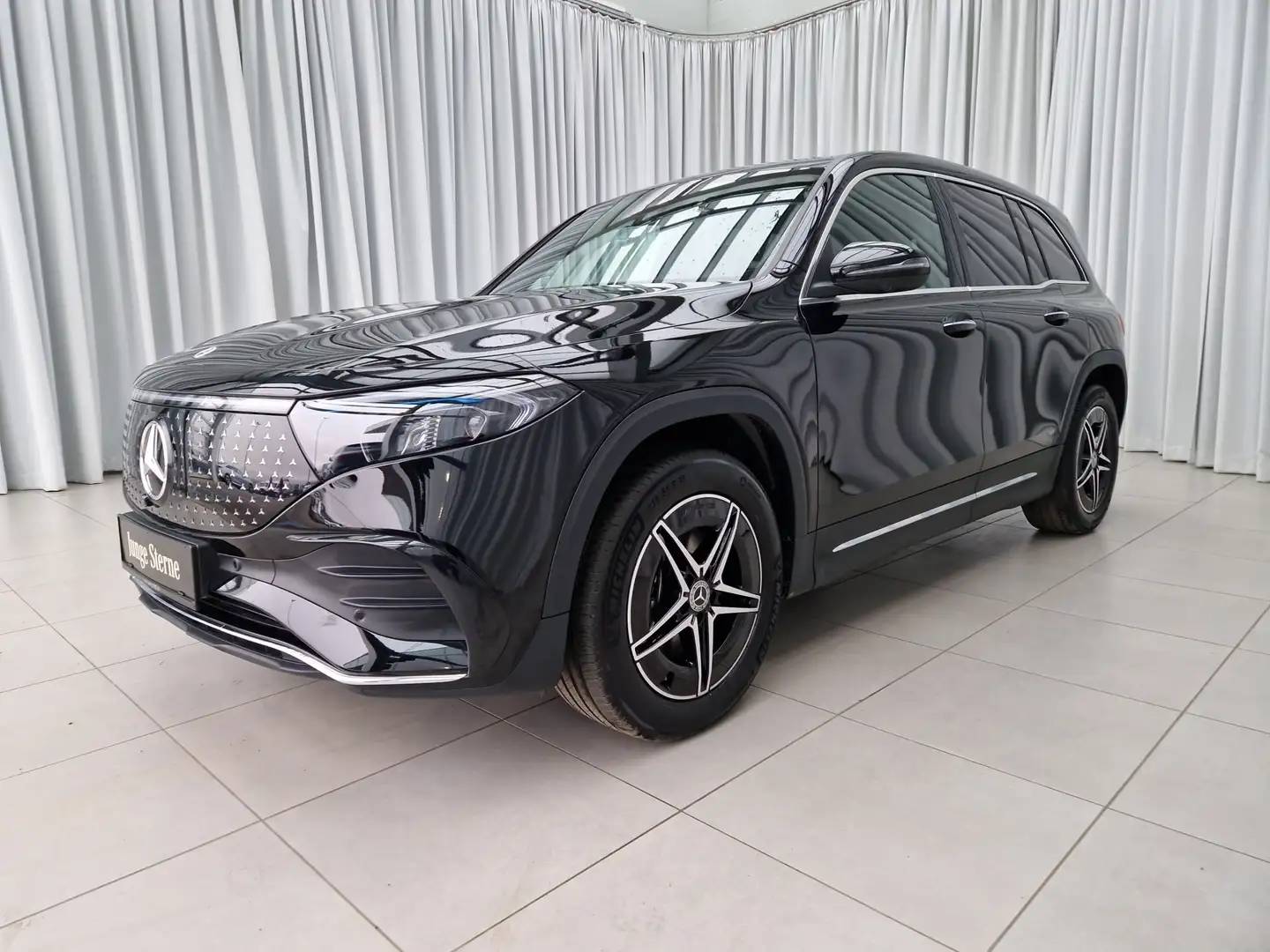 Mercedes-Benz EQB 250 + Österreich-Edition SpurW Winterp. Schwarz - 2