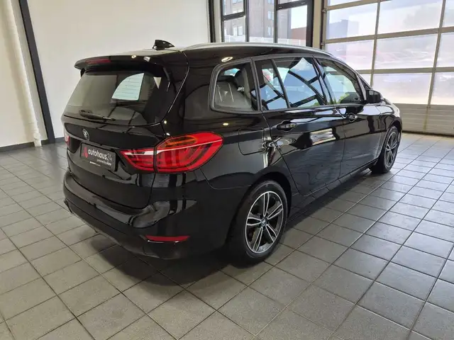 BMW 2 Series view 5
