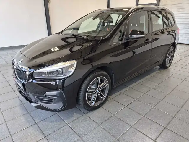 BMW 2 Series view 3