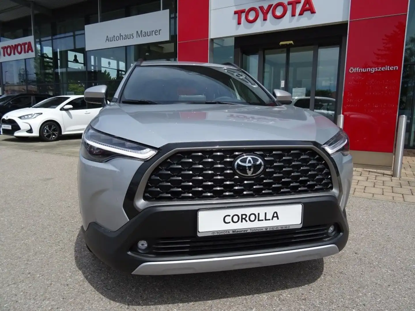 Toyota Corolla Cross Hybrid 2.0 VVT-i 4x4 Teamplayer Silber - 2
