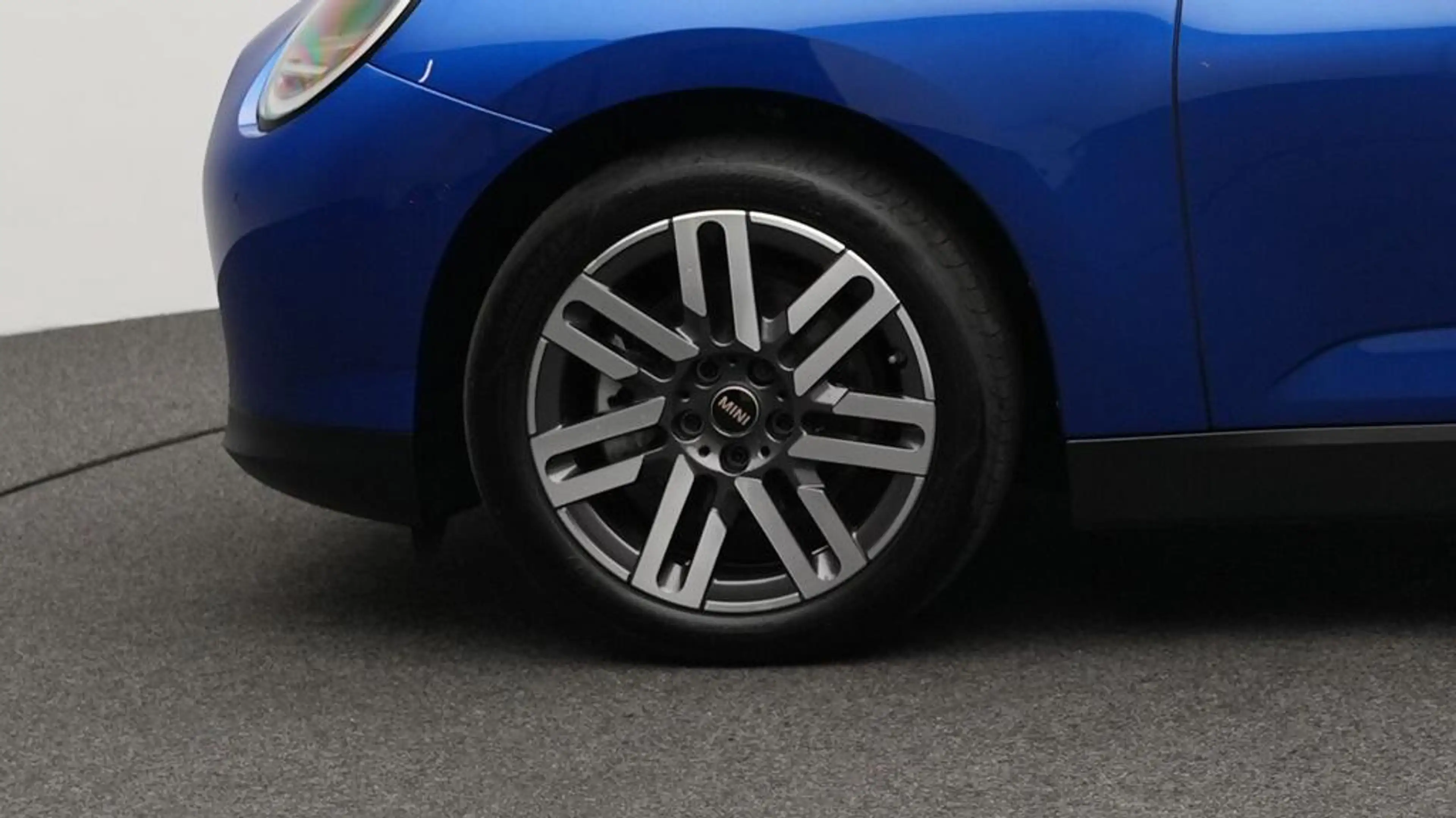 MINI Cooper SE Classic Trim — photo 9