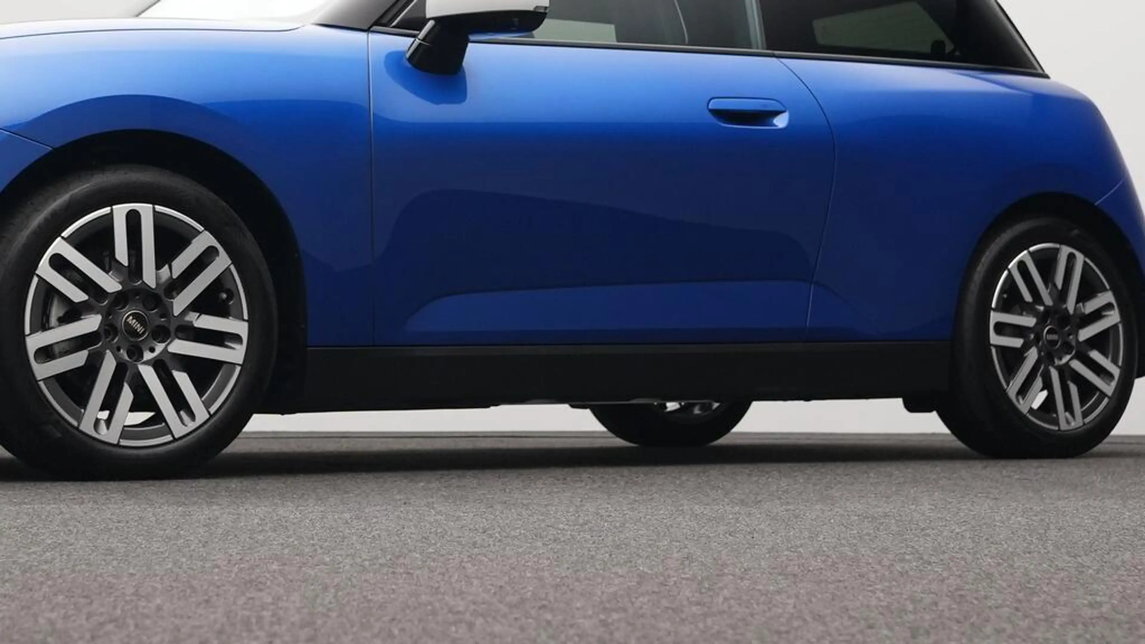 MINI Cooper SE Classic Trim — photo 20