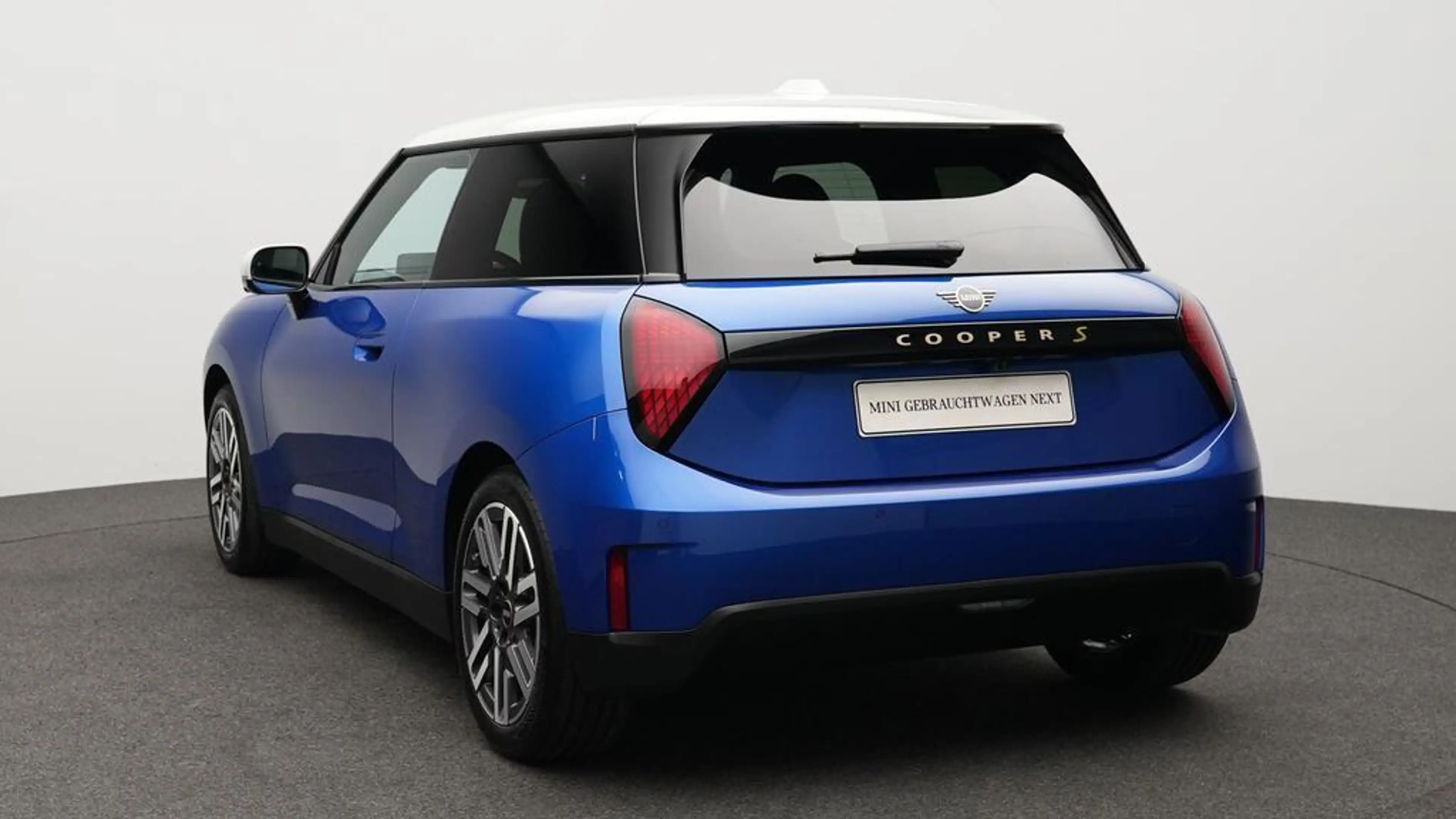 MINI Cooper SE Classic Trim — photo 6