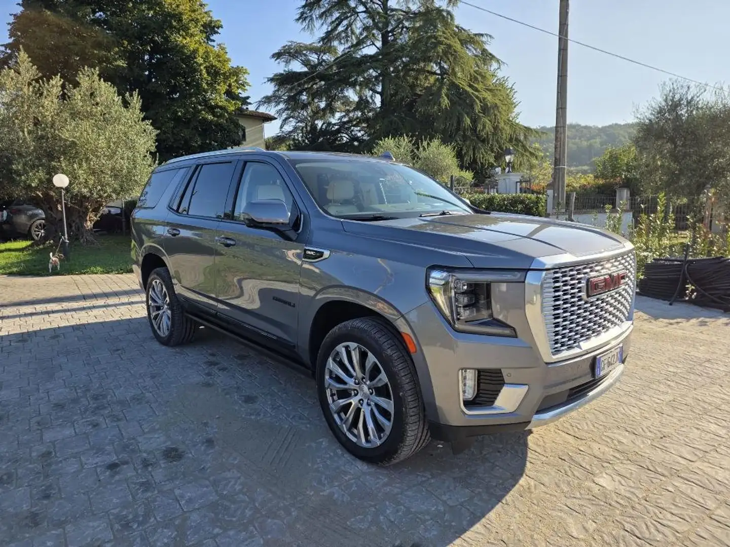 GMC Yukon Yukon Denali- full- 7 posti Gris - 2