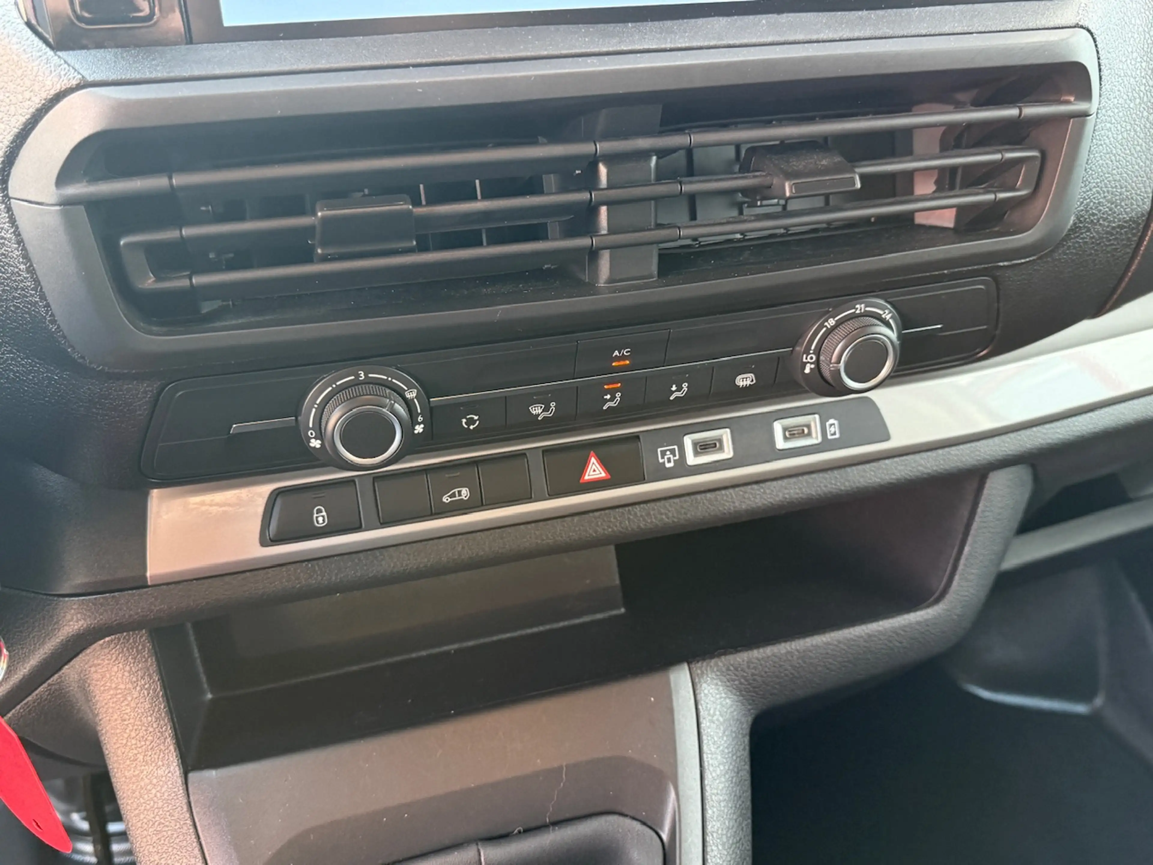 Fiat Scudo GB 1.5 Diesel 120pk L2/ Trekhaak/ 3 Zitplaatsen/ C — photo 19