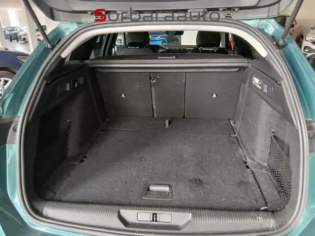 Peugeot 308 view 9