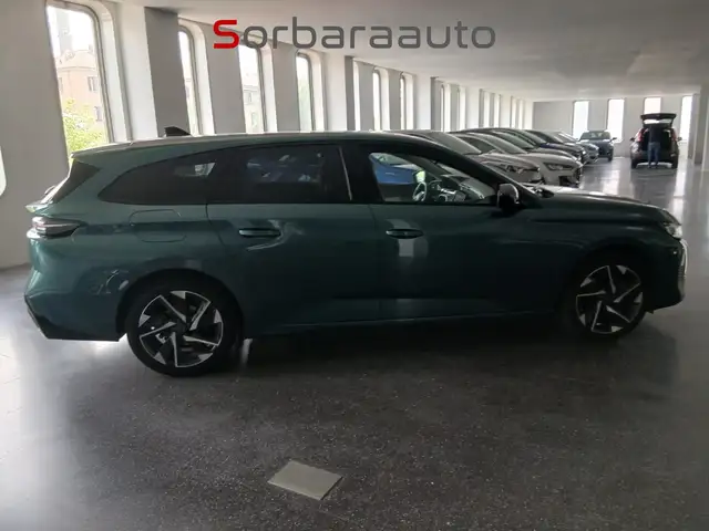 Peugeot 308 view 6