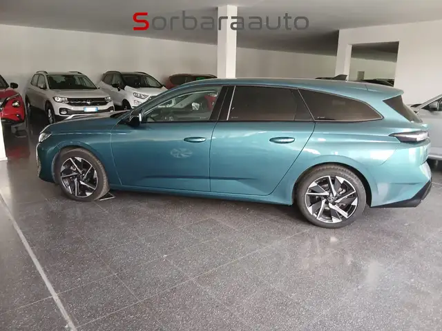 Peugeot 308 view 3