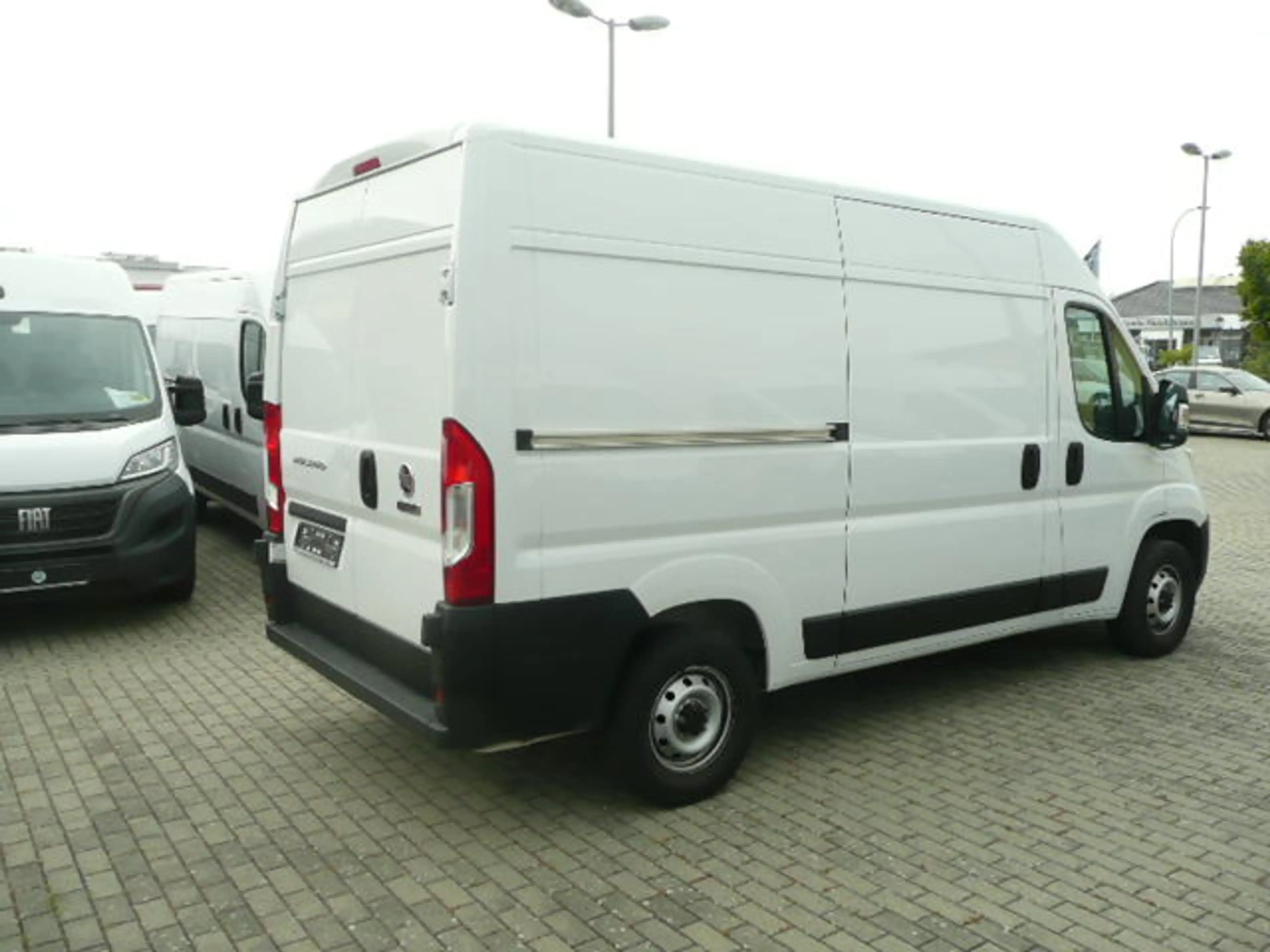 Fiat Ducato Hochr.-Ka 33 120 L2H2 32750Km Klima Tempo — photo 8