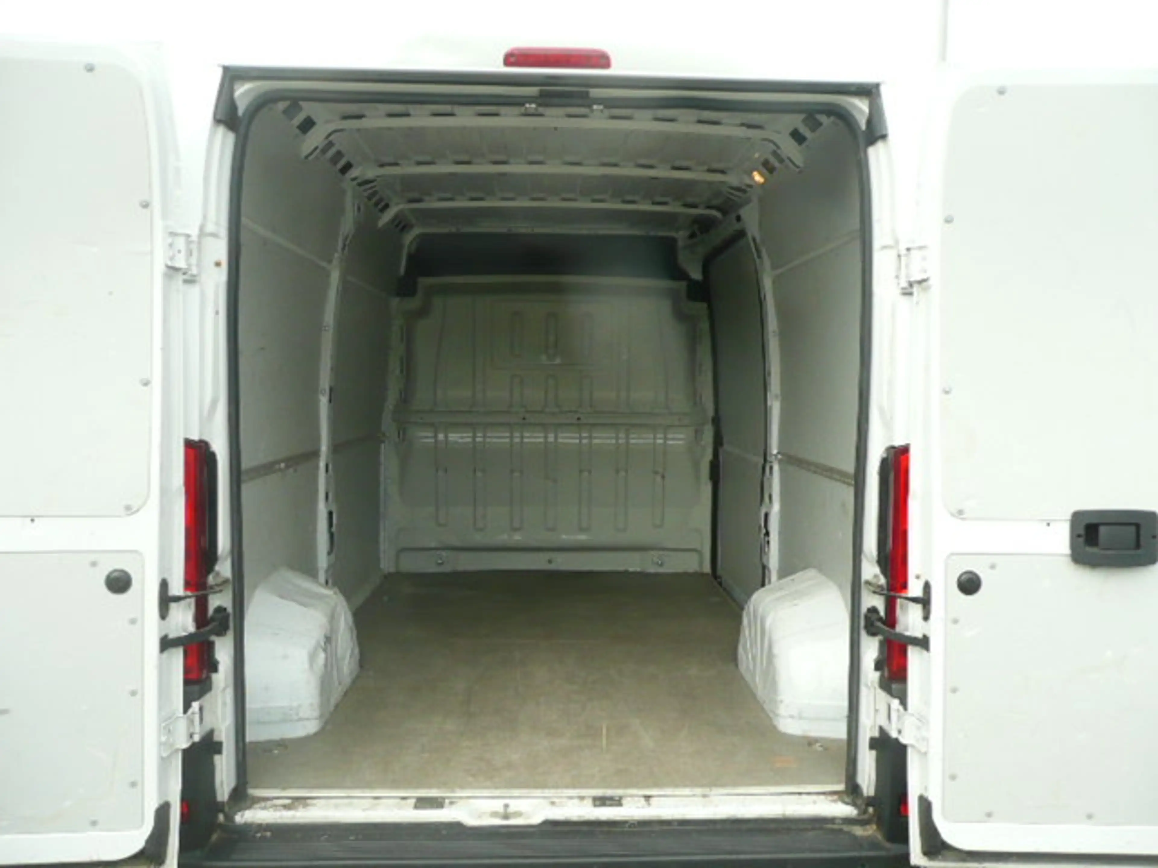 Fiat Ducato Hochr.-Ka 33 120 L2H2 32750Km Klima Tempo — photo 7