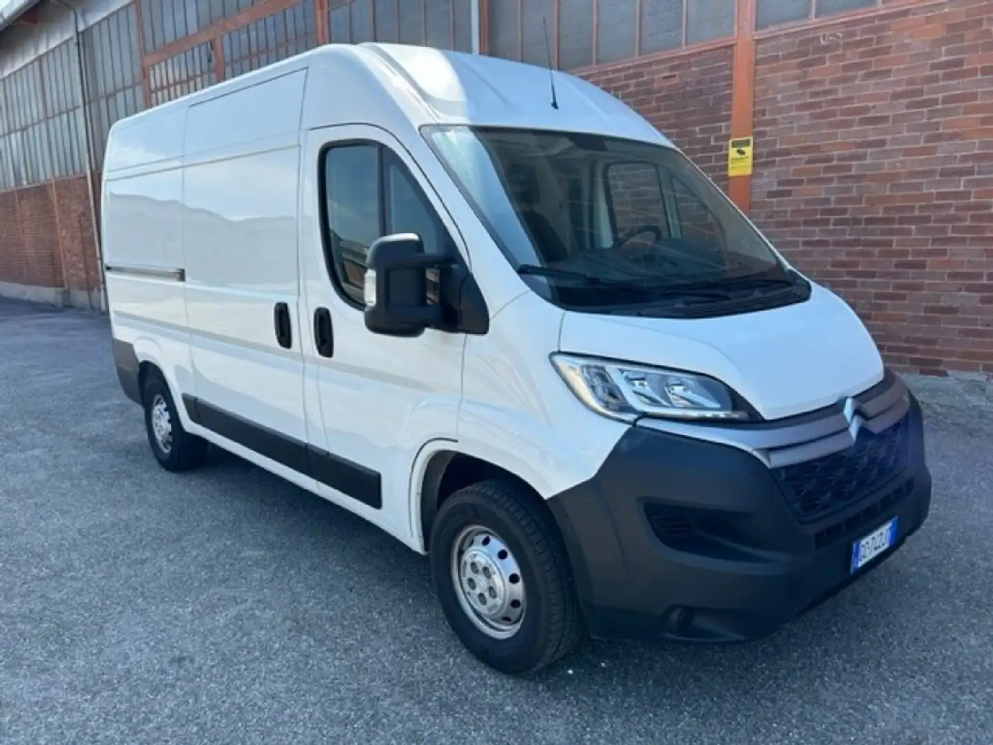 Citroen Jumper 33 BlueHDi 120 CV  L2H2 Weiß - 2
