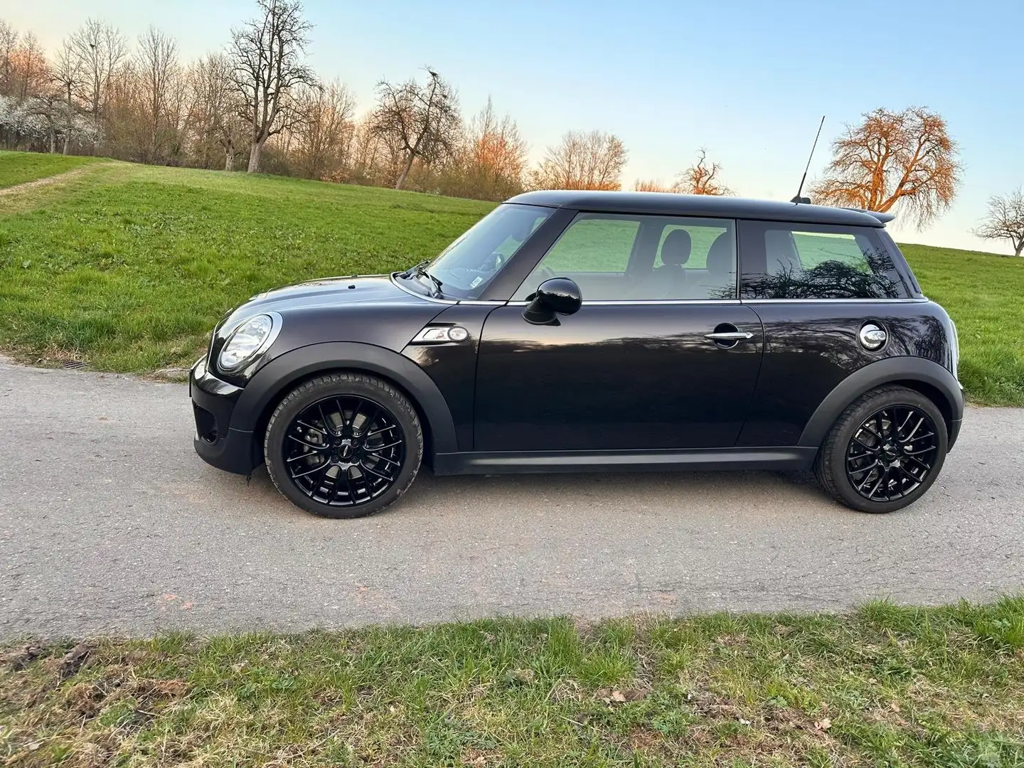 MINI Cooper S Aut. Hnědá - 2