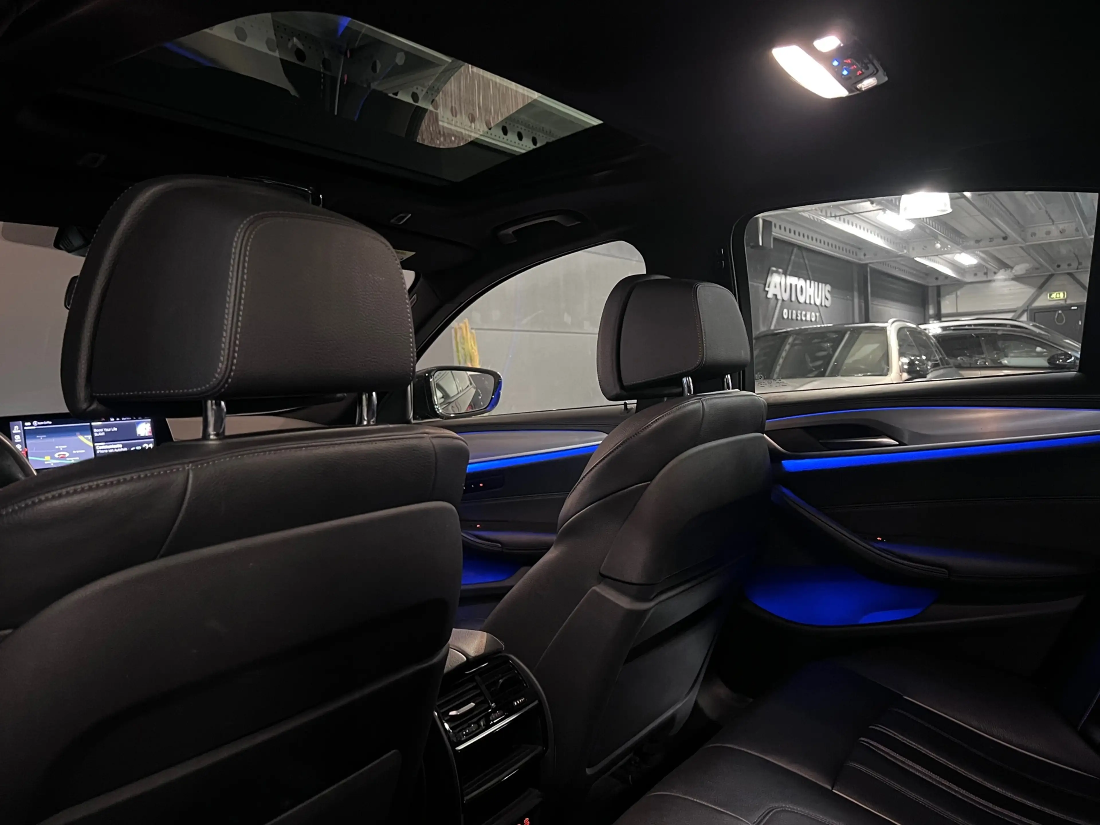 BMW 520 5-serie 520i High Executive Edition/M Pakket/Pano/ — photo 27