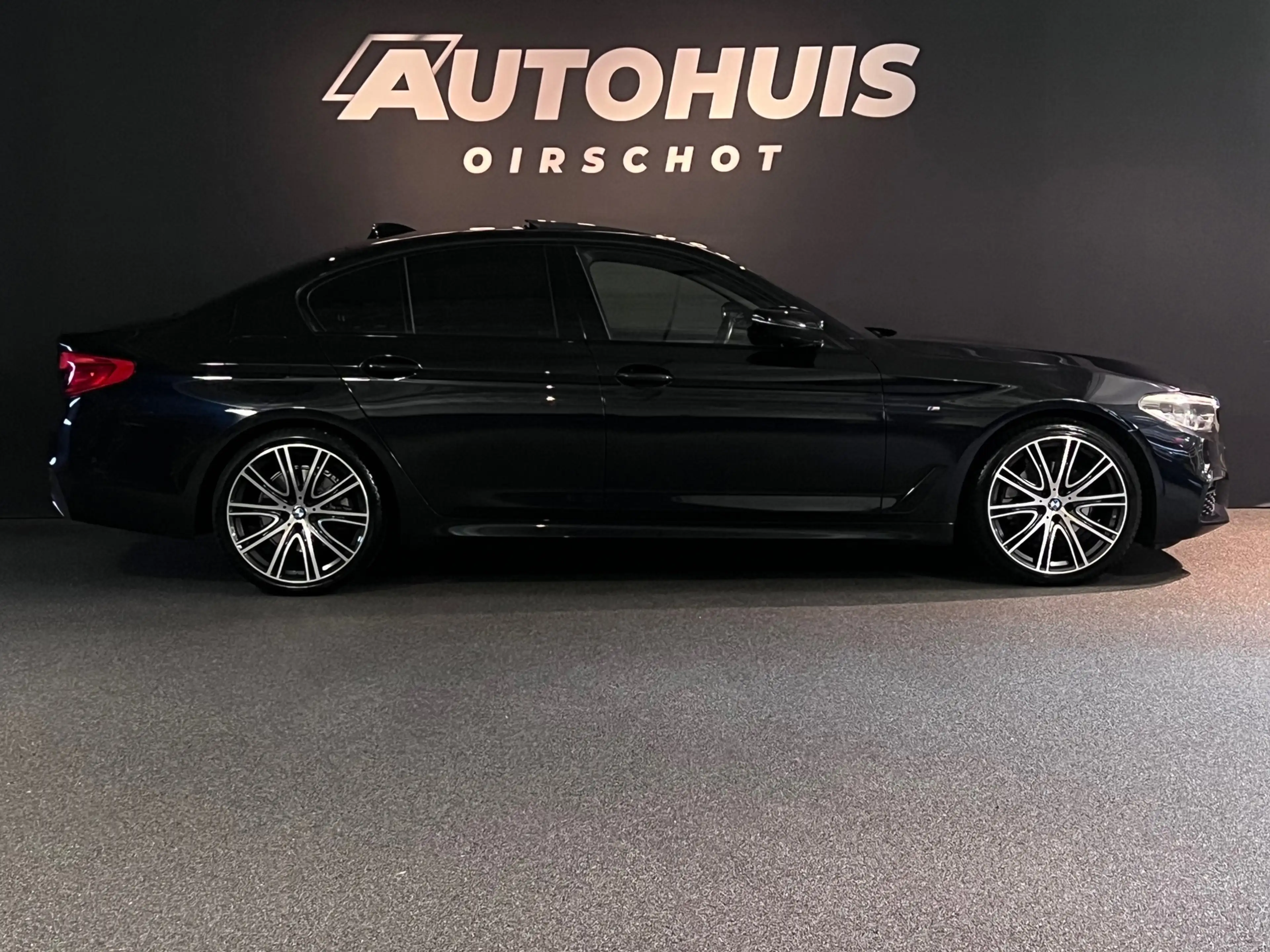 BMW 520 5-serie 520i High Executive Edition/M Pakket/Pano/ — photo 6