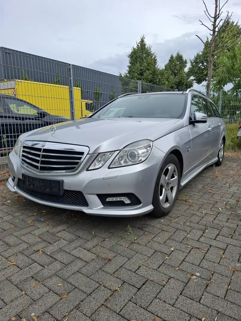Mercedes-Benz E 350 T CGI BlueEFFICIENCY 7G-TRONIC Avantgarde - 1