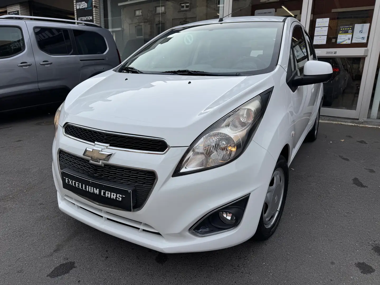 Chevrolet Spark 1.0i LT Airco 5 Porte S-Cuir Garantie 1 ans Eur5B Blanc - 1
