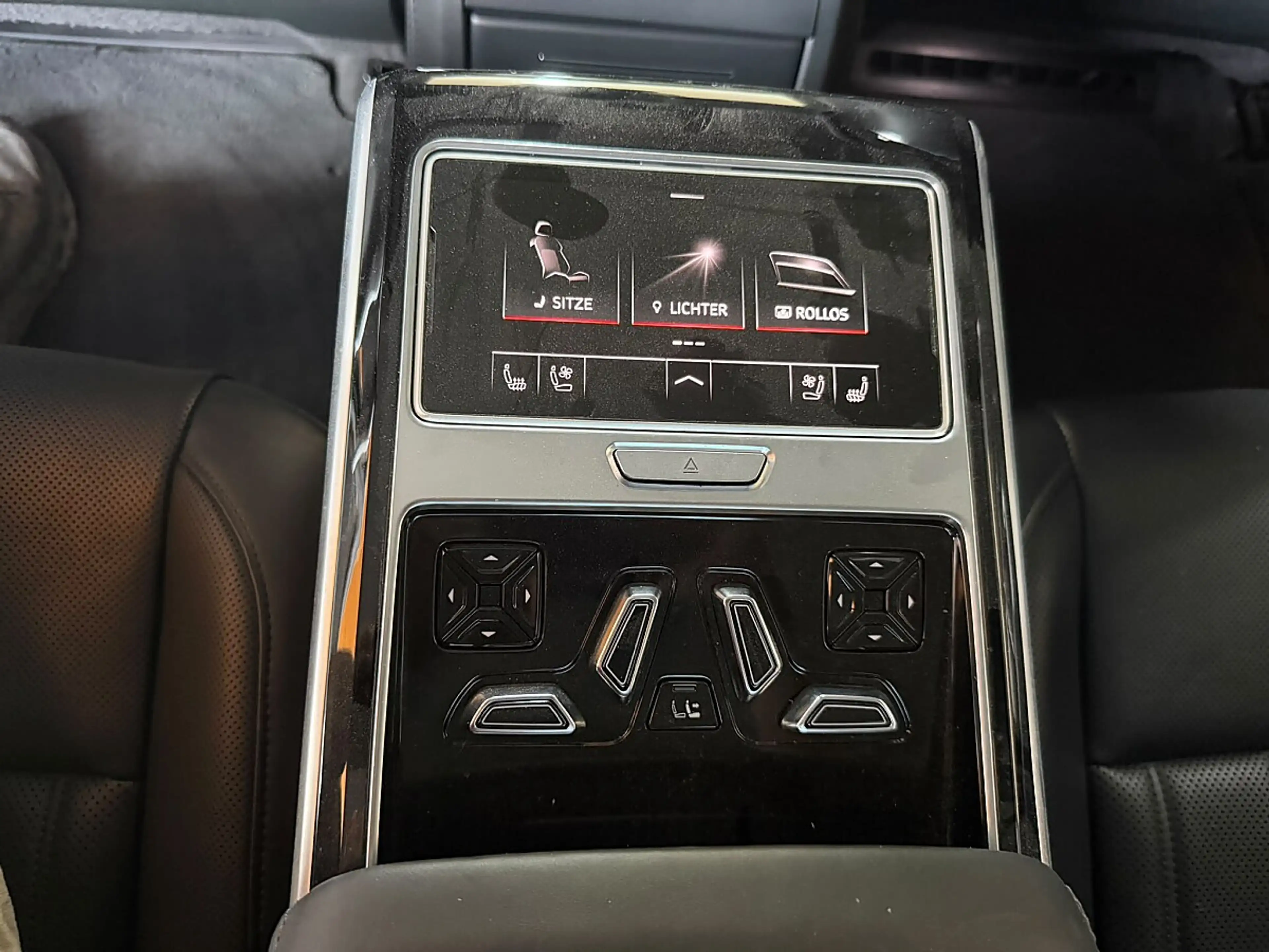 Audi A8 — photo 8
