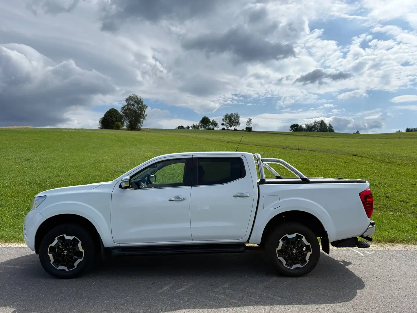 Nissan Navara Navara Double Cab 4x4 2,3 dCi N-Connecta N-Connecta Weiß - 1