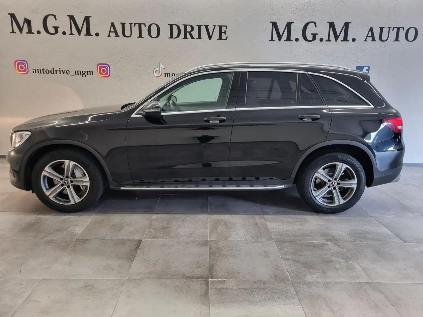 Mercedes-Benz GLC 220 d 4Matic Exclusive Siyah - 2