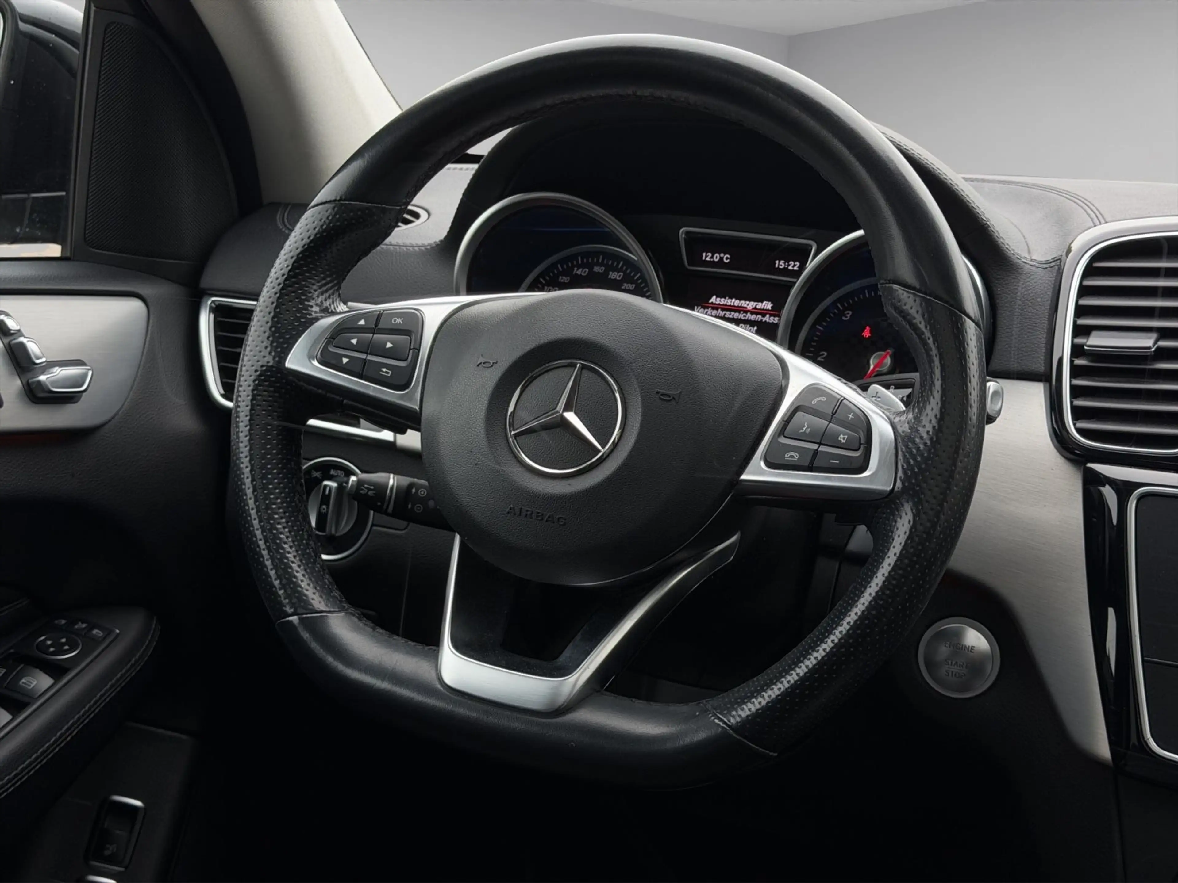 Mercedes-Benz GLE 350 d Coupe AMG-Line 4Matic*Pano*360*AHK*Dist — photo 14