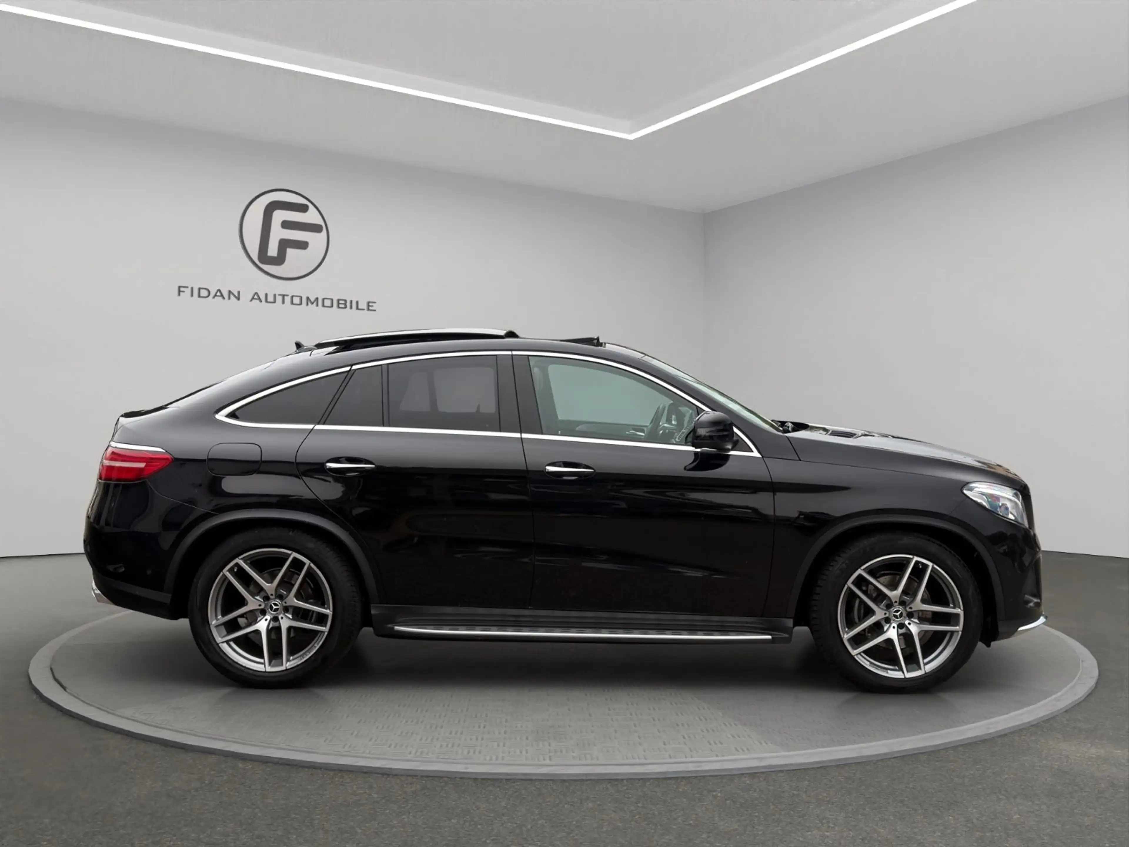 Mercedes-Benz GLE 350 d Coupe AMG-Line 4Matic*Pano*360*AHK*Dist — photo 6