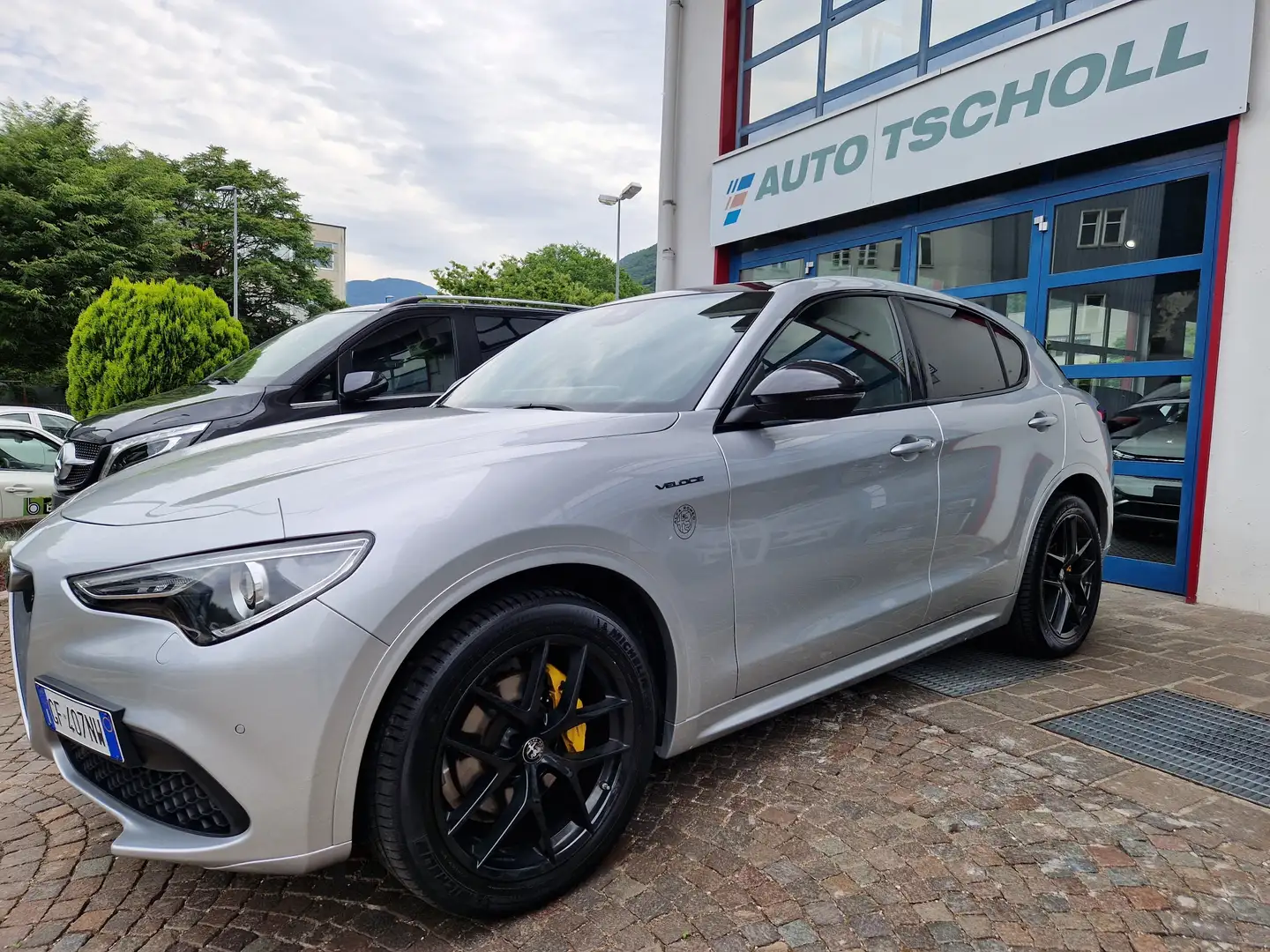 Alfa Romeo Stelvio 2.0 16V AT8-Q4 280Cv Veloce Keyless ACC 20"OpenSky Stříbrná - 1