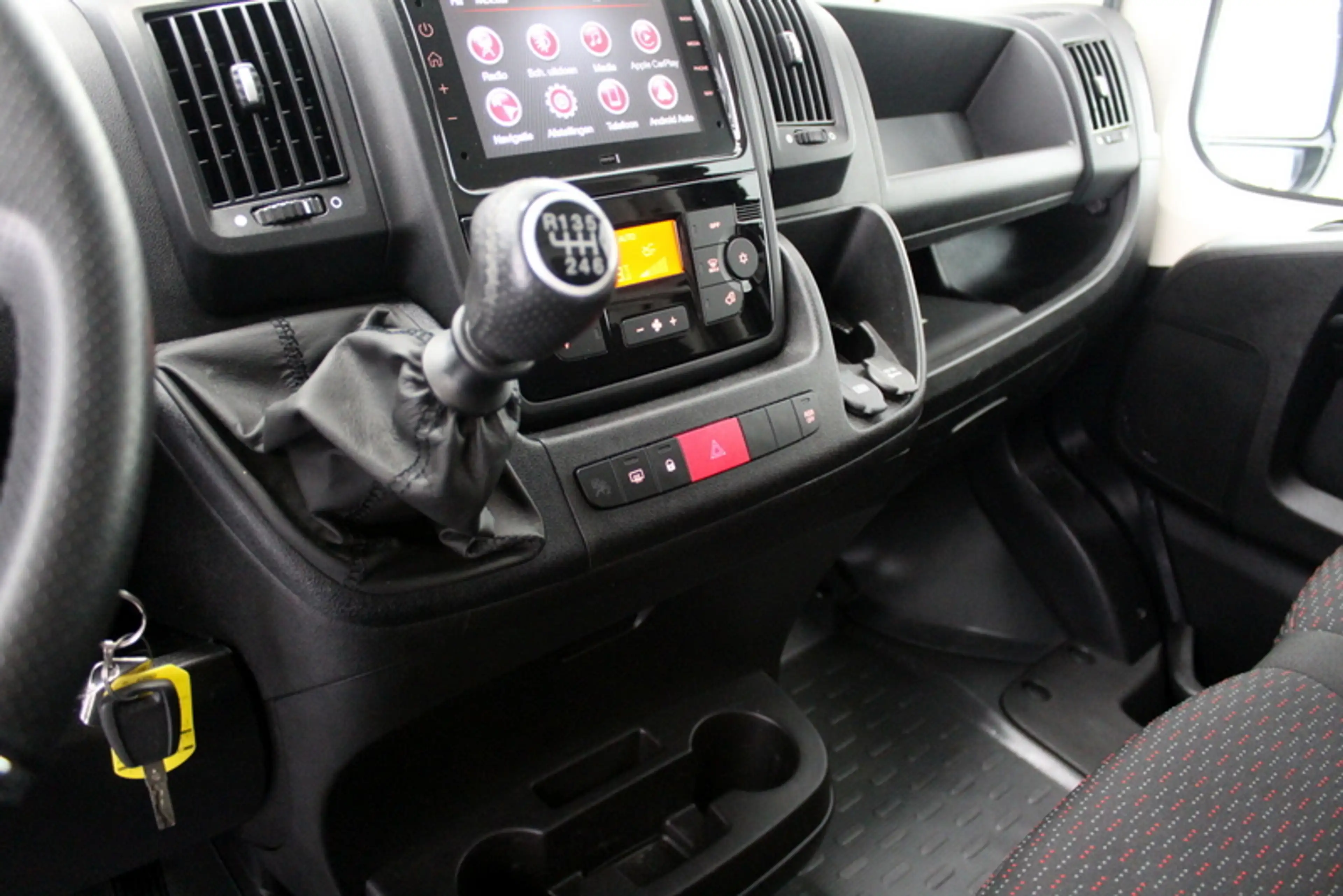 Citroen Jumper 35 2.2 BlueHDi 140 L3H2 Control 141PK, RIJKLAAR | — photo 4