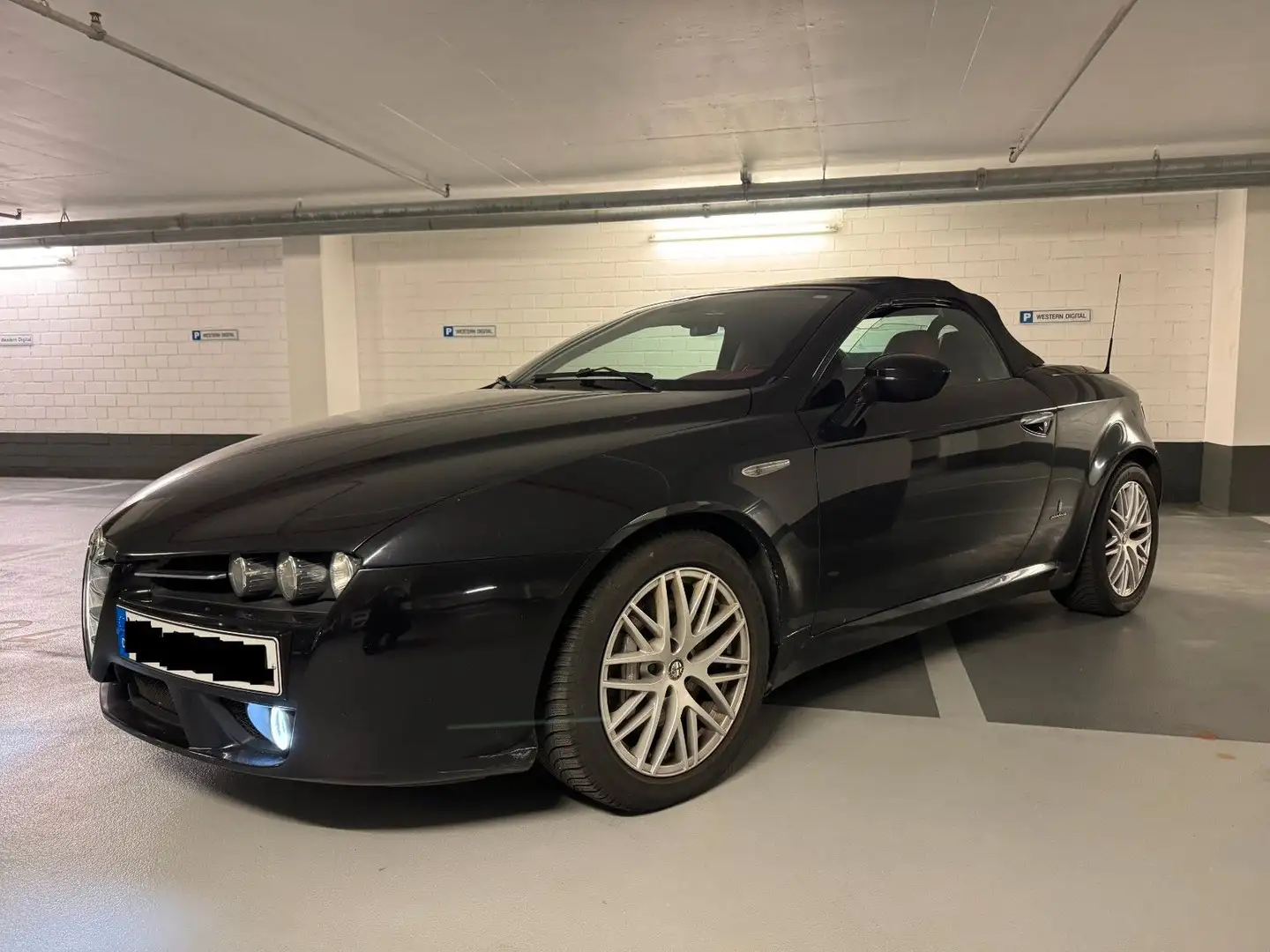 Alfa Romeo Spider 2.4 JTD 20V Exclusive Schwarz - 1