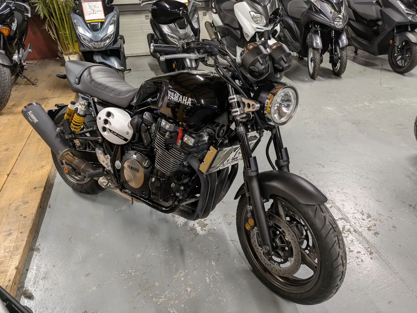 Yamaha XJR 1300 Noir - 1
