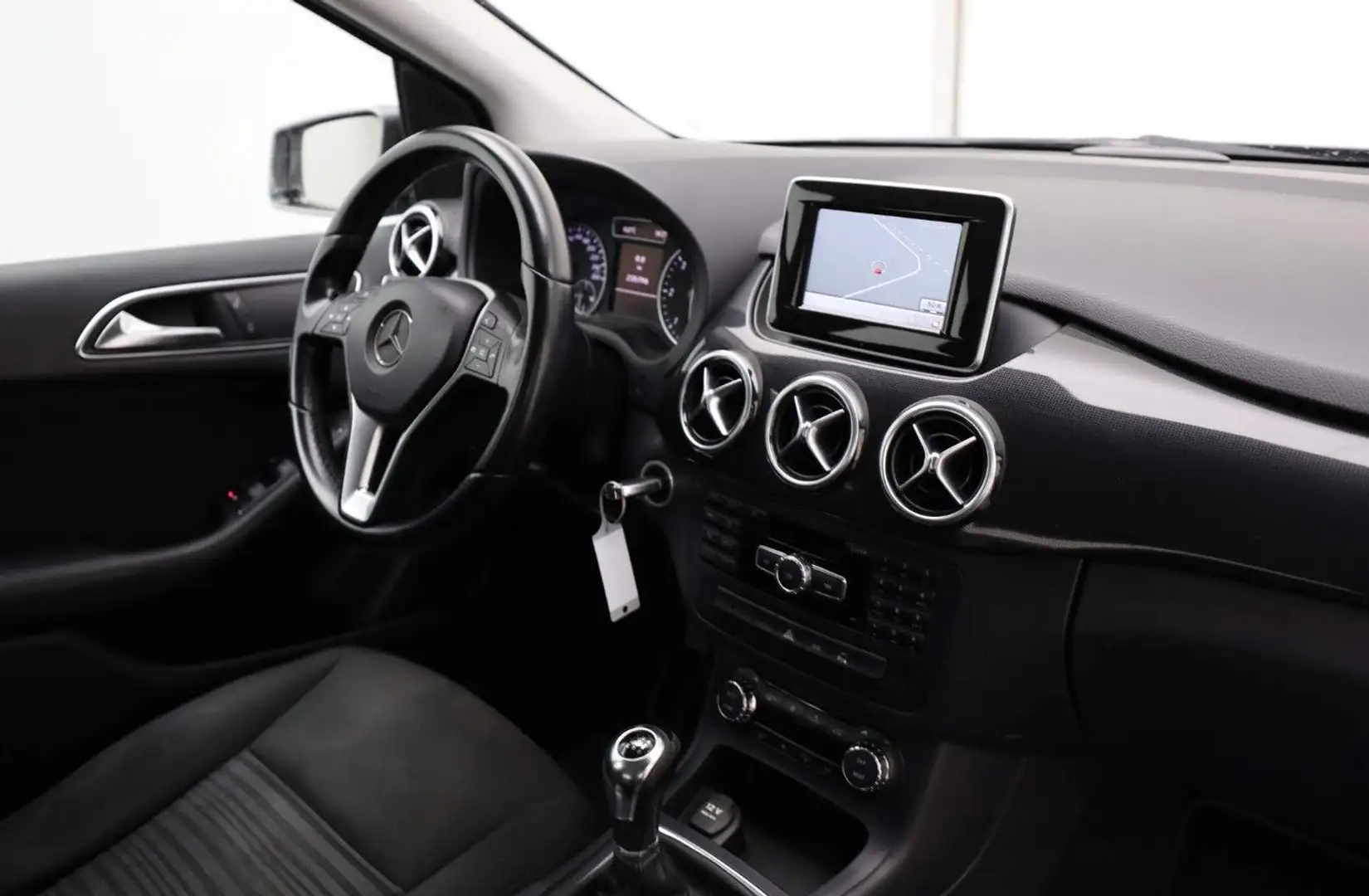 Mercedes-Benz B 180 B180 CDI Navi AHK LED Klimaaut. Grau - 2