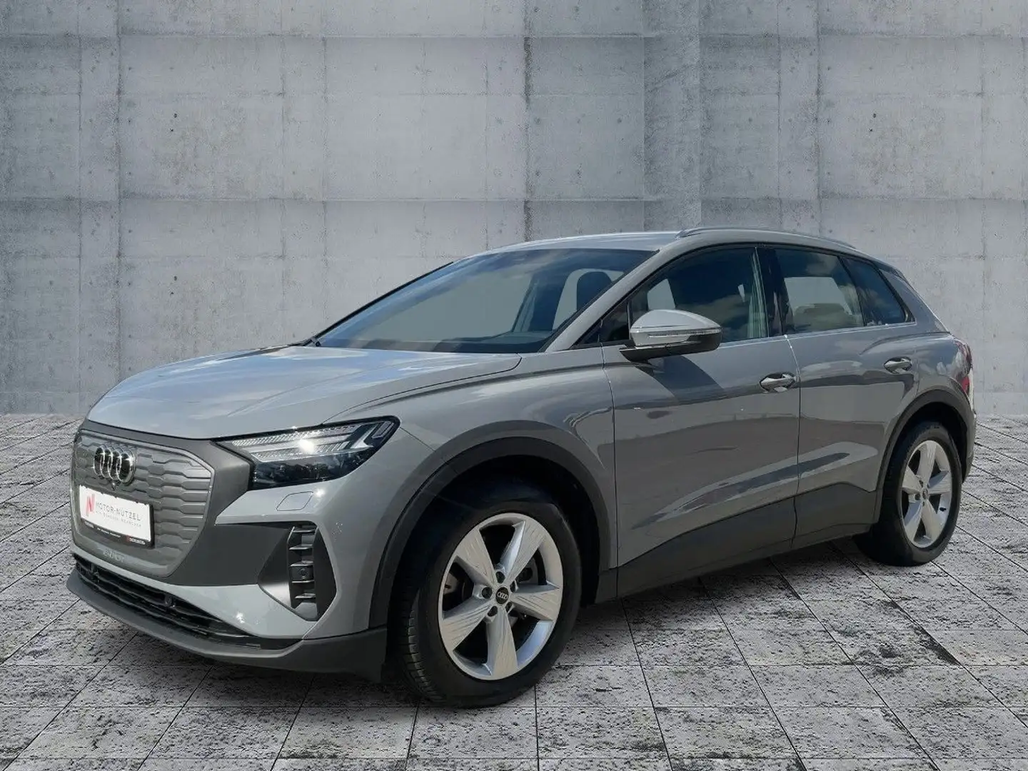 Audi Q4 e-tron 40 MATRIX+NAVI+RFK+ACC+SHZ+AHK+19"LM Gris - 2