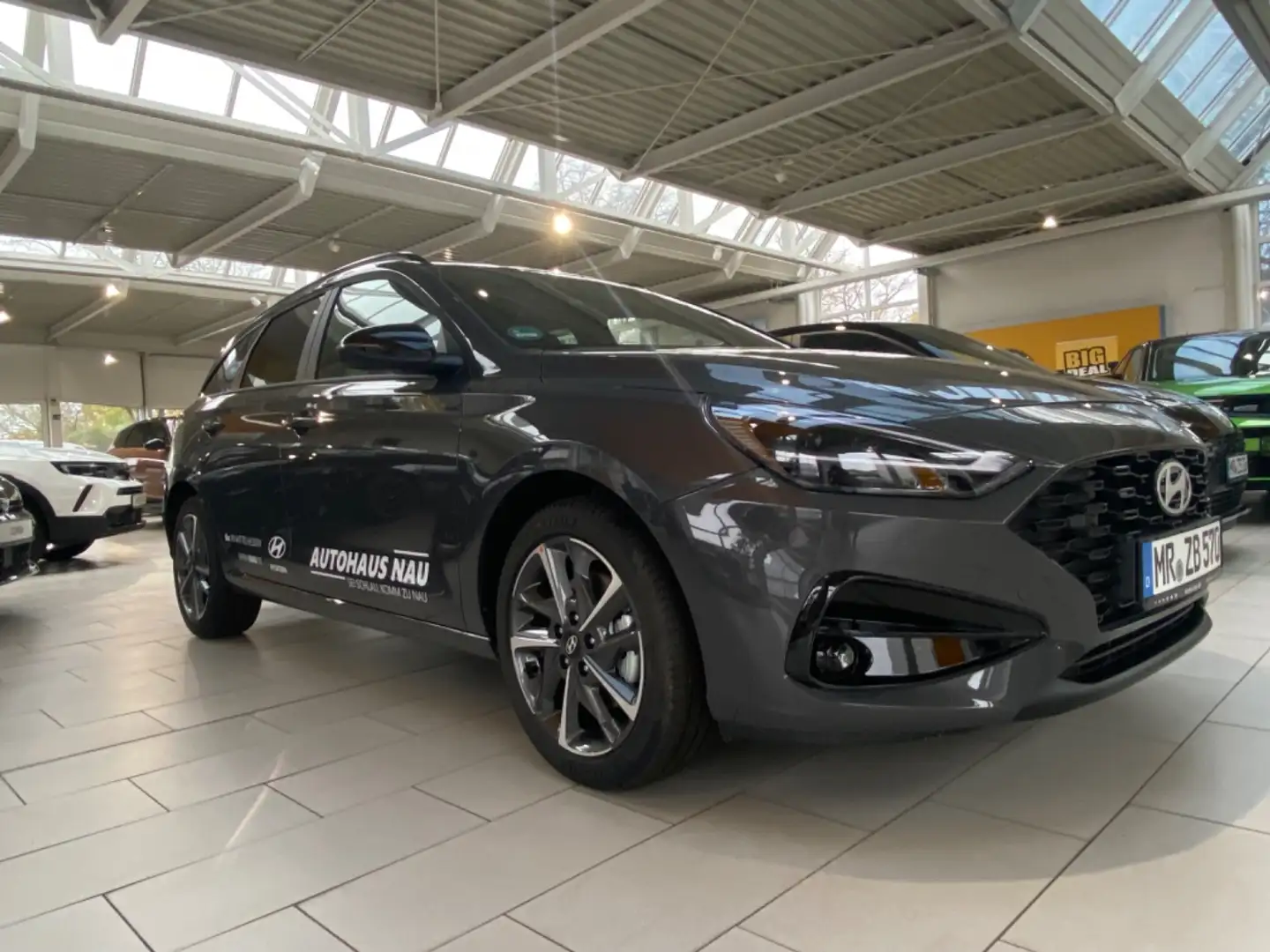Hyundai i30 Kombi 1.0 Turbo Advantage Navi, Kamera Grijs - 2