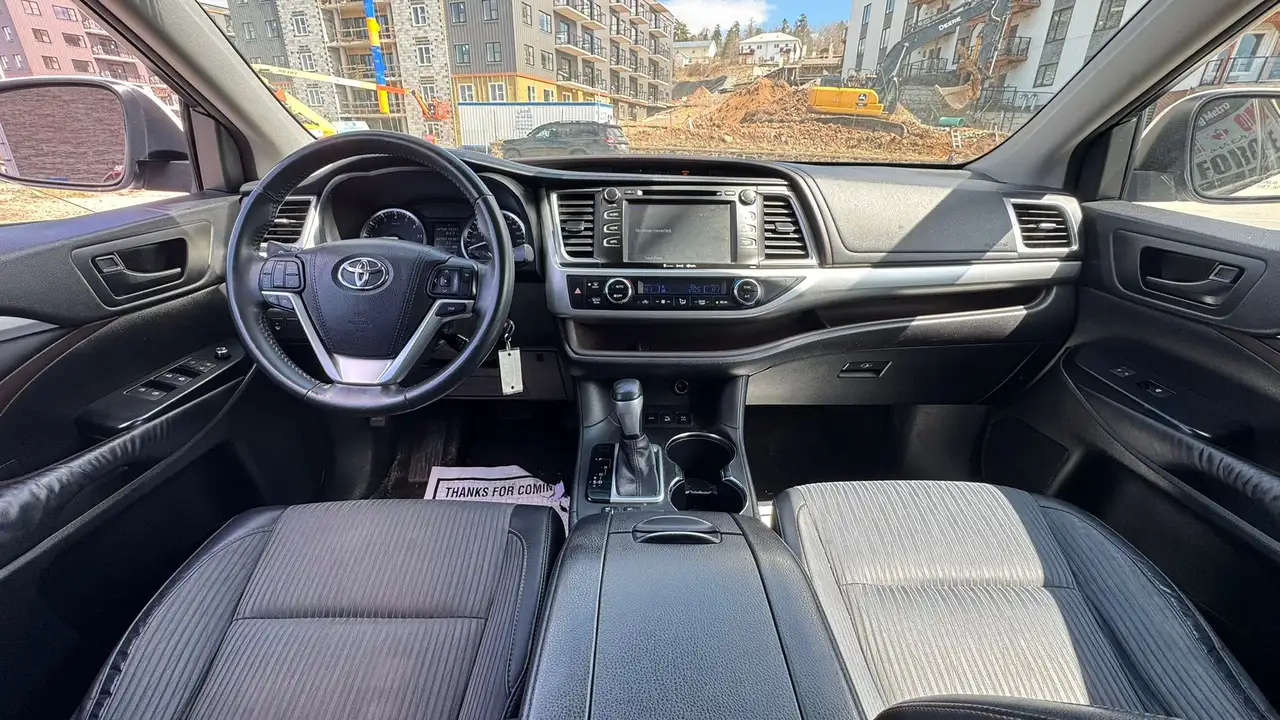 Toyota Highlander photo Toyota Highlander