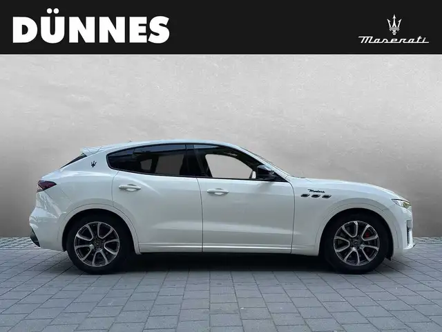 Maserati Levante view 6