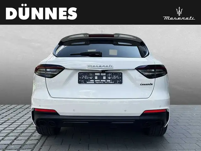 Maserati Levante view 7