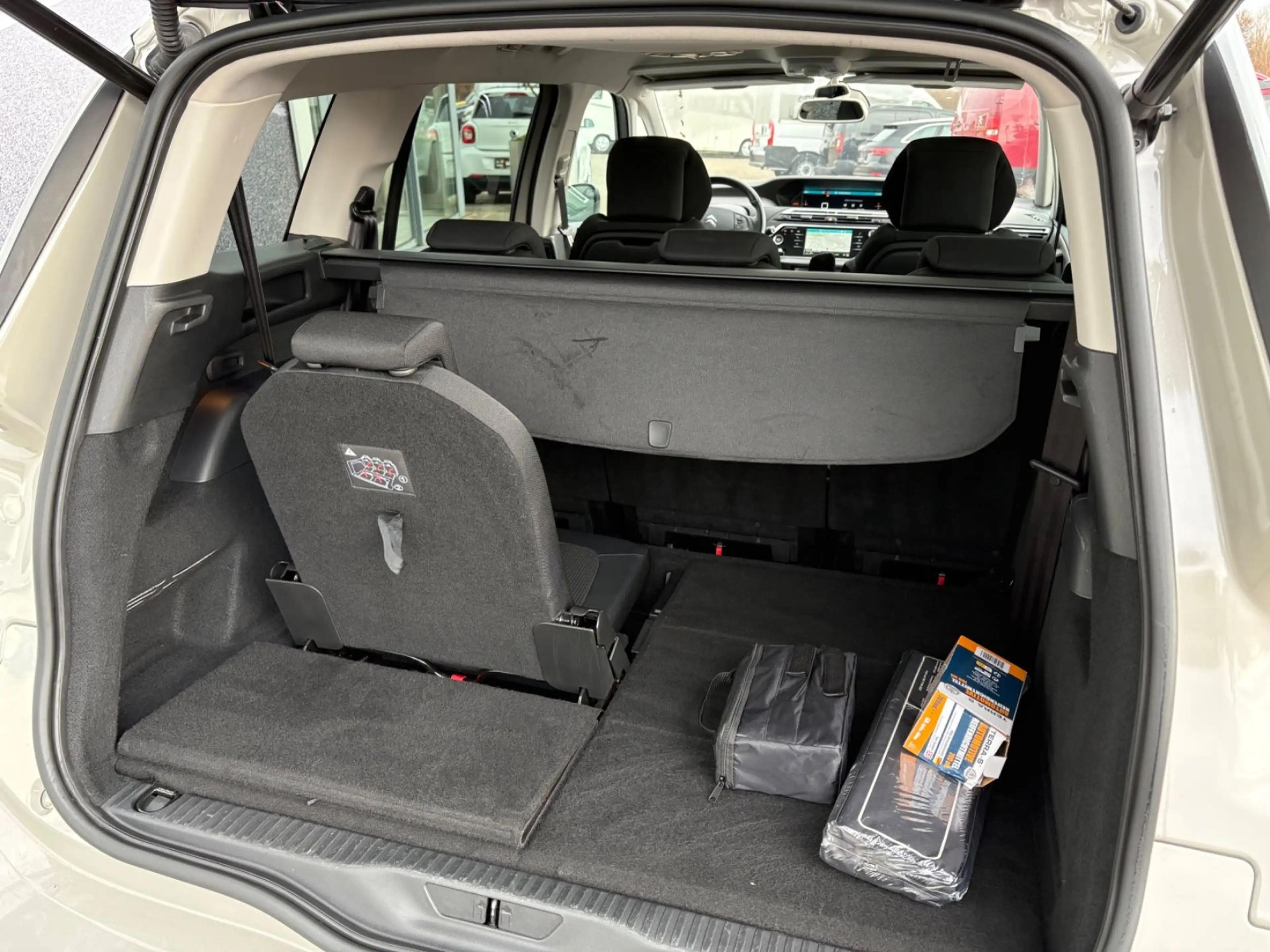 Citroen Grand C4 Picasso /Spacetourer Shine Pack 7 Sitzer — photo 13