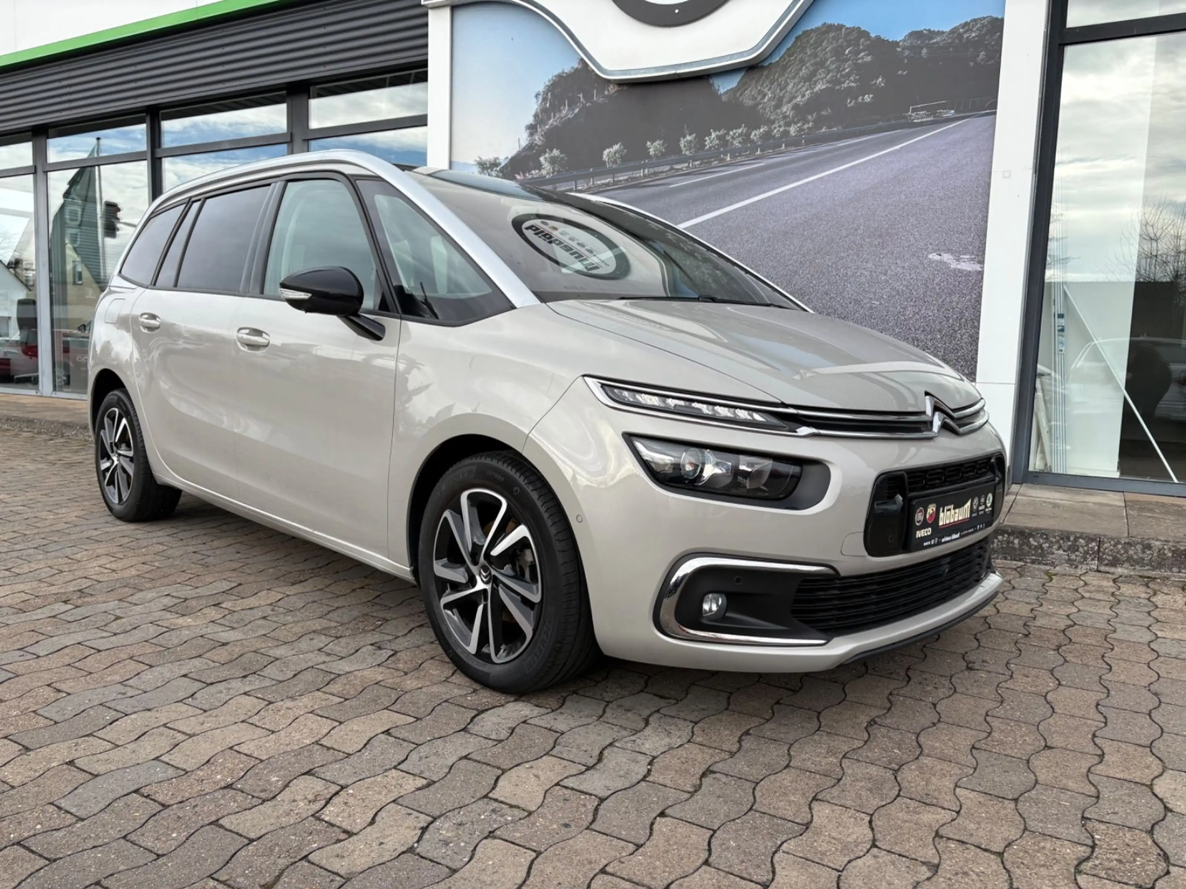 Citroen Grand C4 Picasso /Spacetourer Shine Pack 7 Sitzer — photo 2