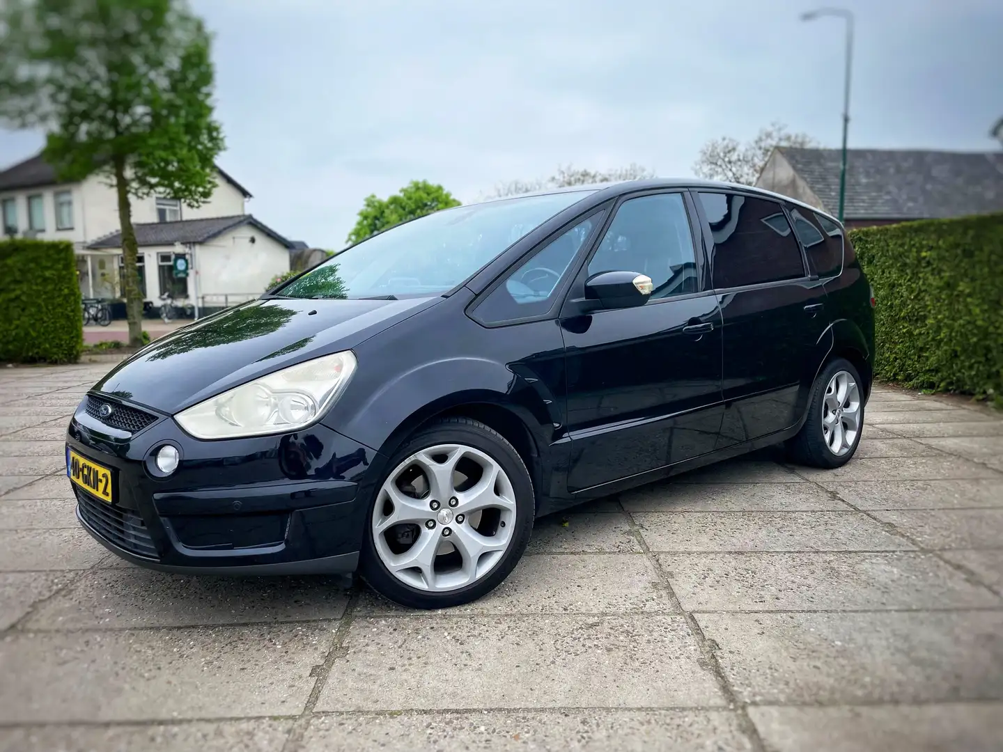 Ford S-Max 2.0-16V Zwart - 1