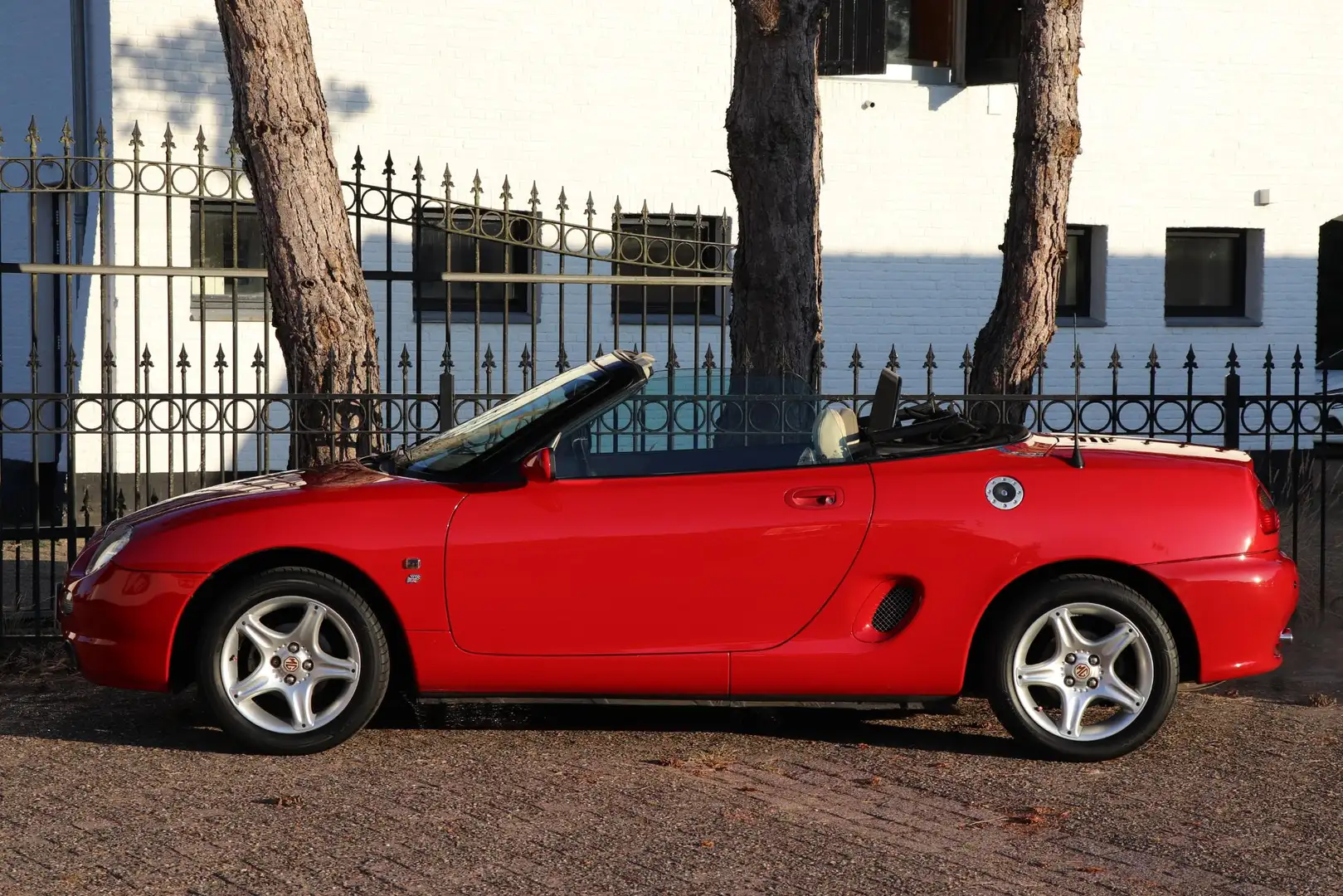MG MGF 1.8i Červená - 2