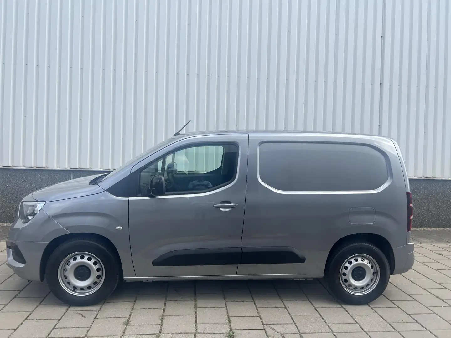 Opel Combo-e L1 50 kWh | NAVI | Carplay| Achteruitrijcamera | E Gris - 2
