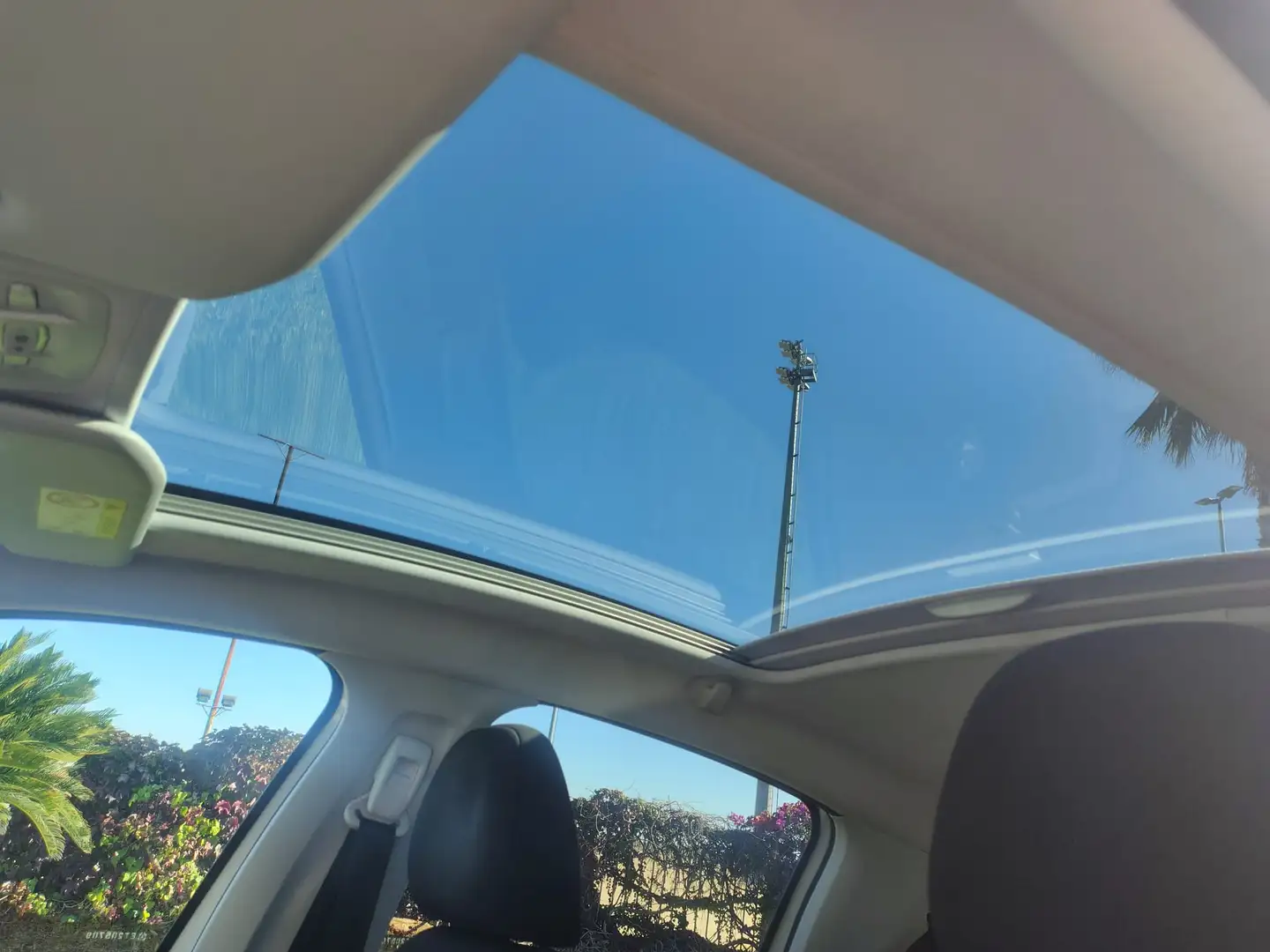 Peugeot 208 208 I 2012 5p 1.4 e-hdi 8v ALLURE TETTO PANORAMIC Bianco - 2