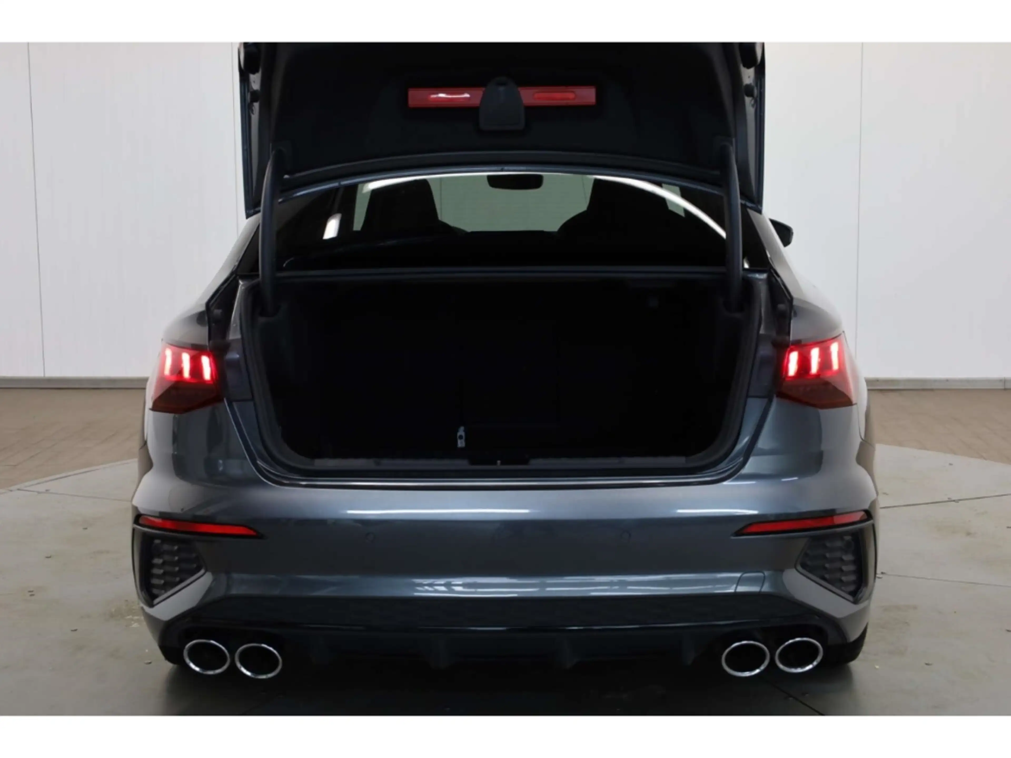 Audi S3 Limousine TFSI quattro — photo 12
